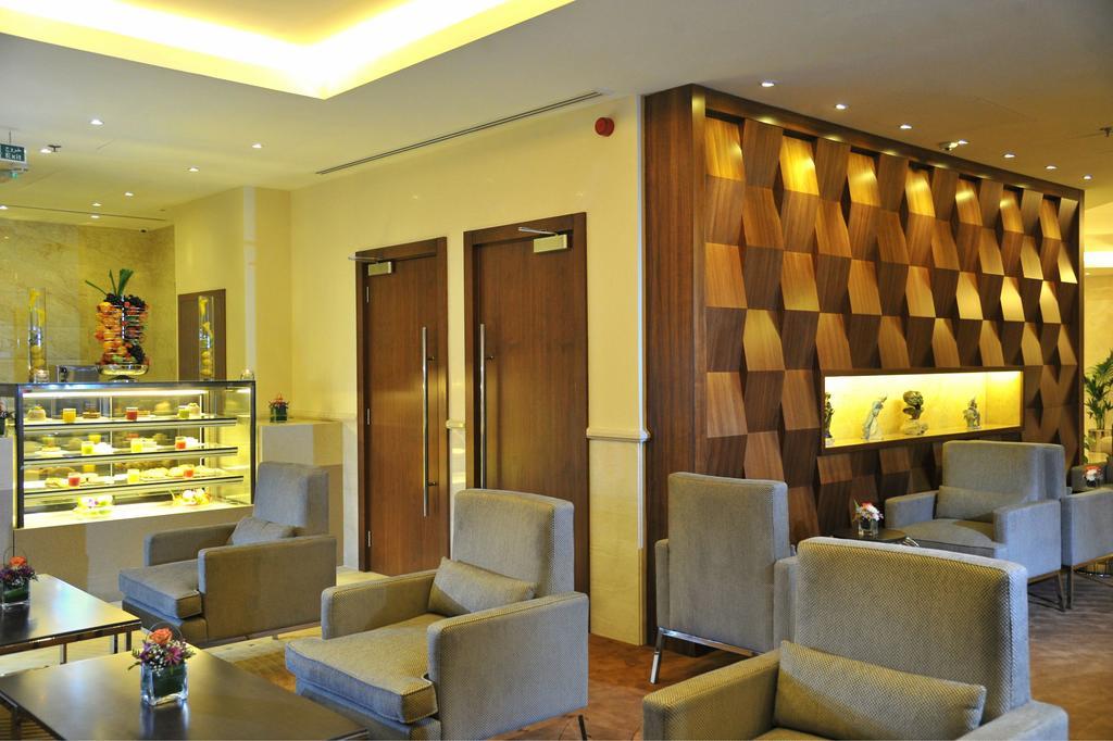 فندق أبو ظبيفي  فندق رمادا كورنيش أبوظبي المظهر الخارجي الصورة